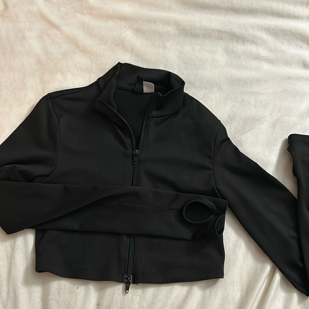 A crop top long sleeve with a full zipper